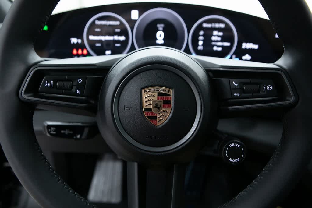 Thumbnail: 2025 Porsche Taycan - 14