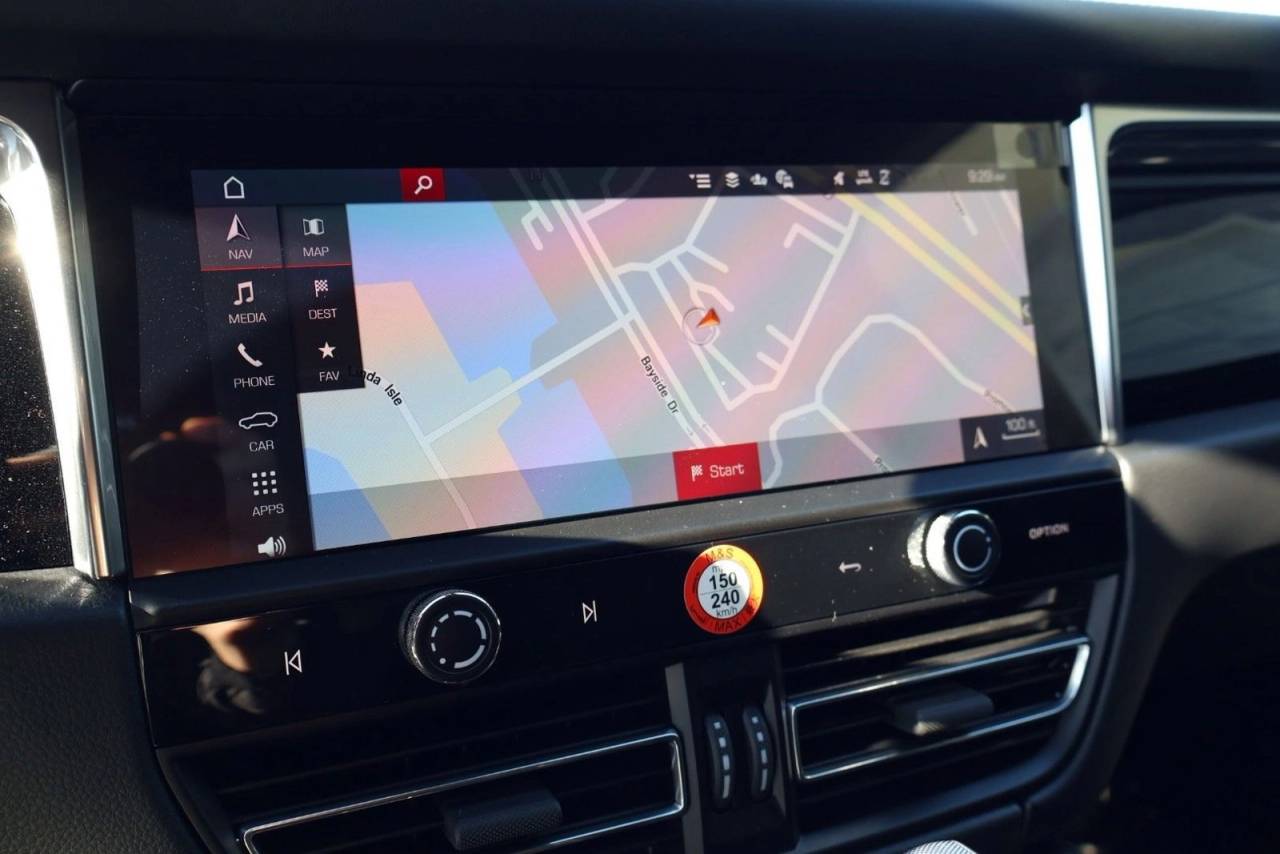 Thumbnail: 2026 Porsche Macan - 18