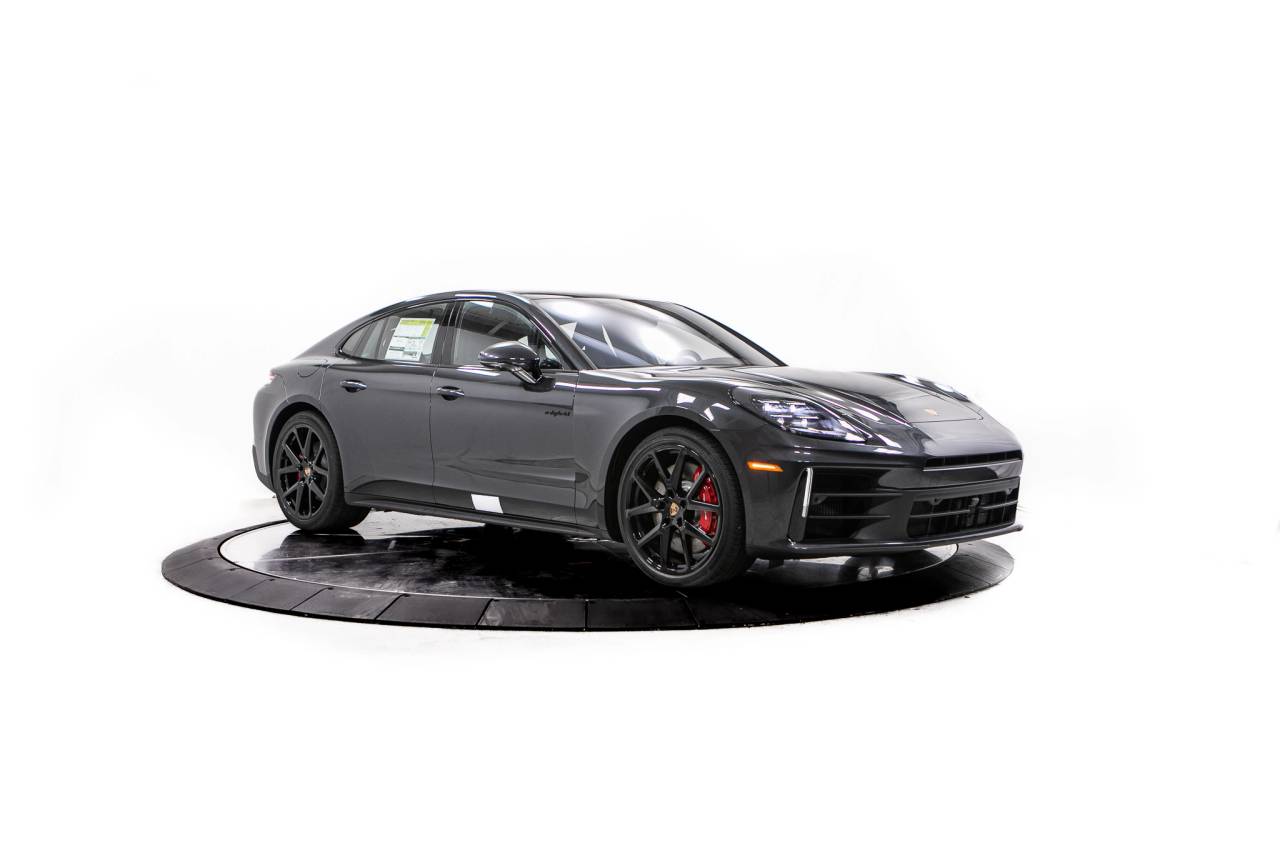 Thumbnail: 2026 Porsche Panamera - 9