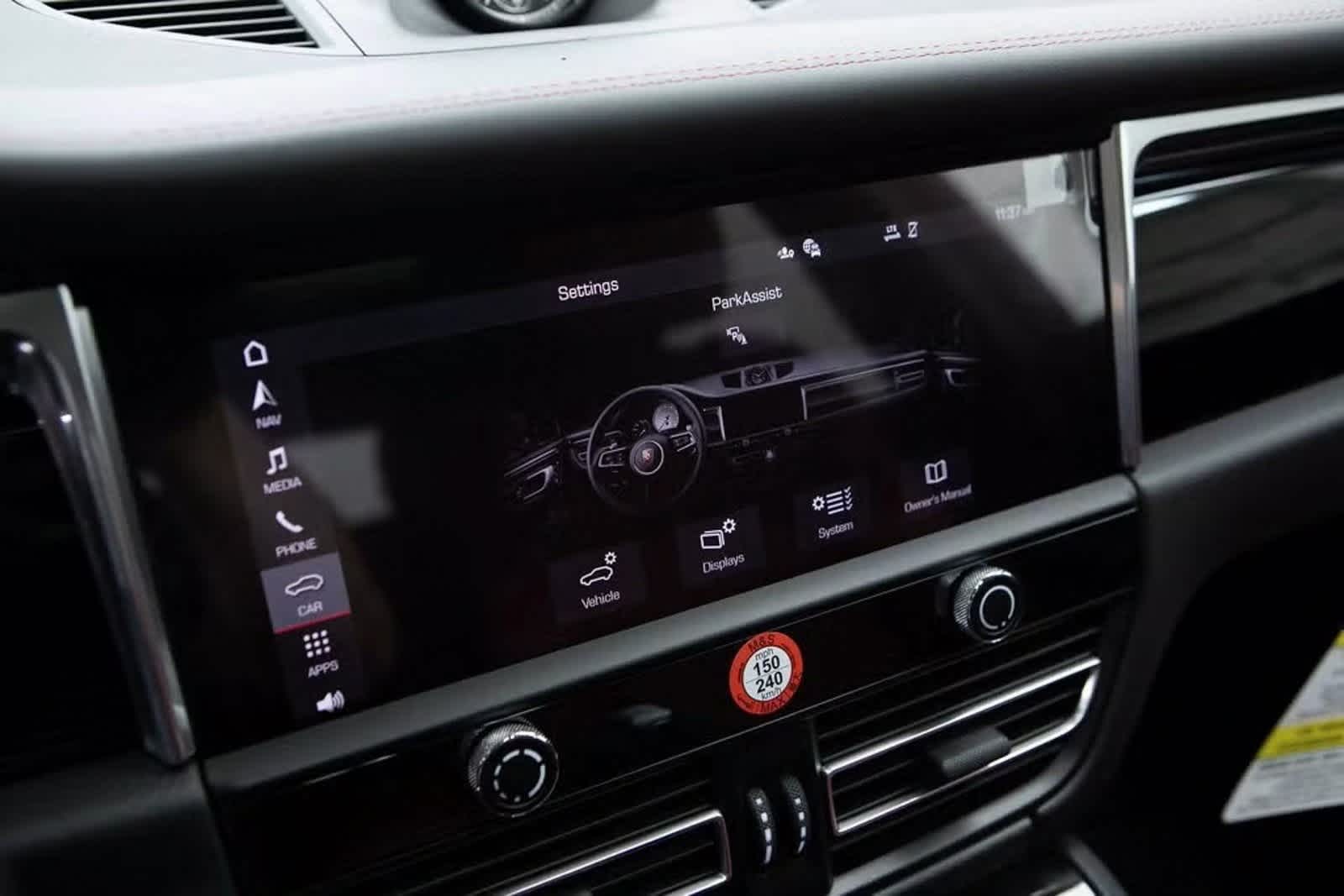 Thumbnail: 2025 Porsche Macan - 15