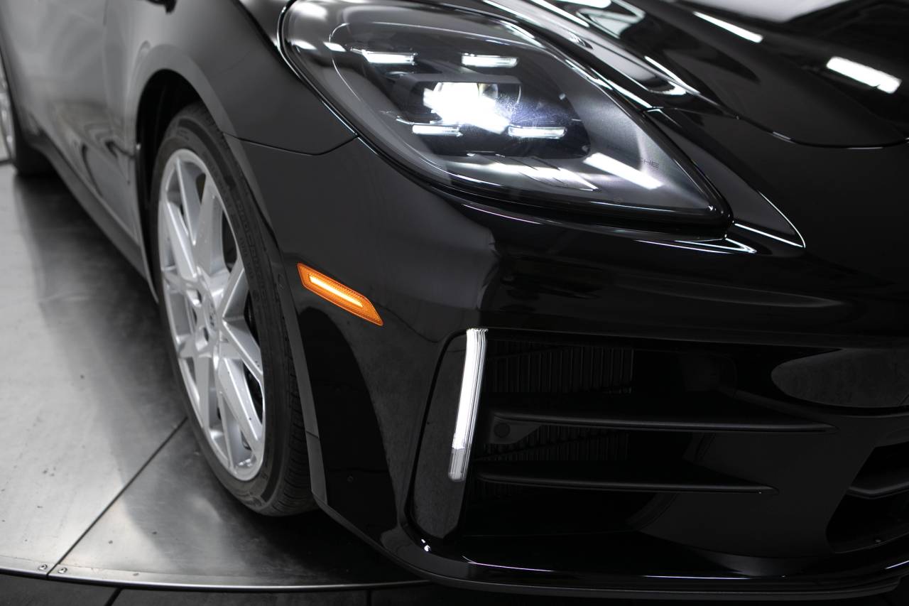 Thumbnail: 2026 Porsche Panamera - 12