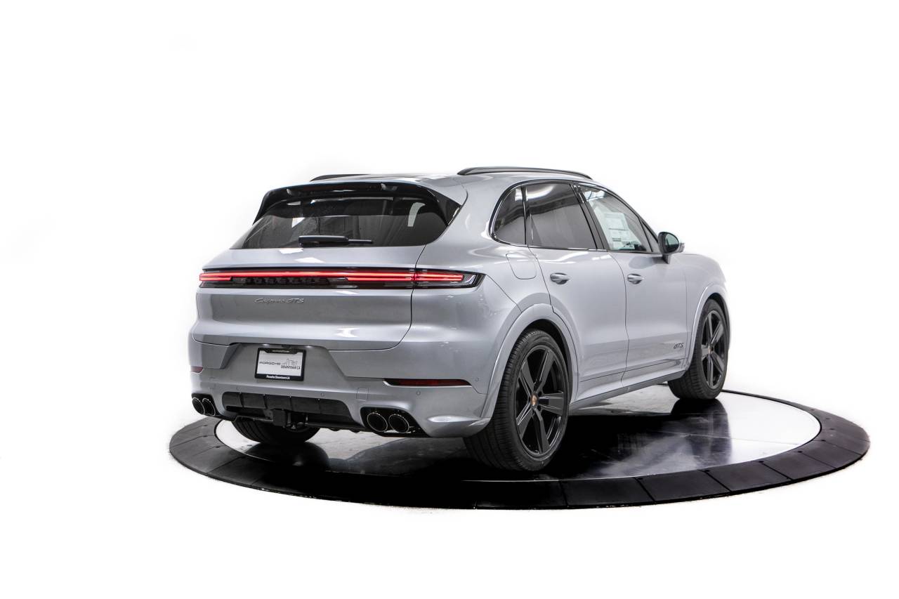 Thumbnail: 2026 Porsche Cayenne - 7