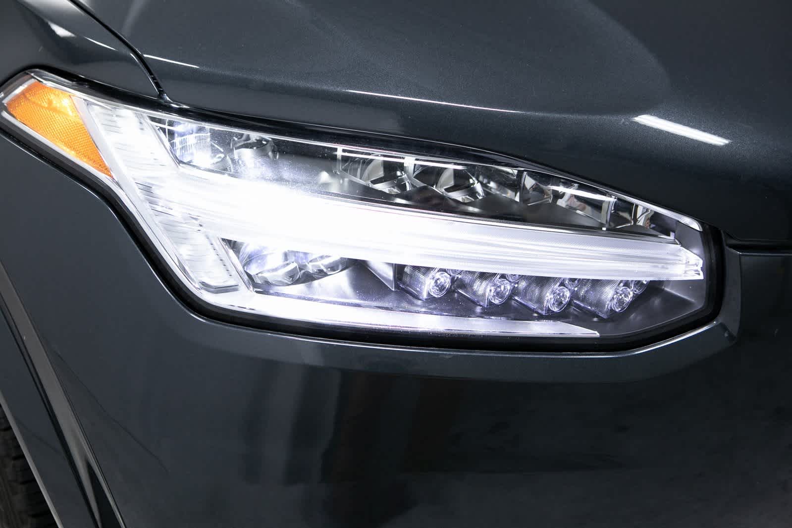 Thumbnail: 2022 Volvo XC90 - 32