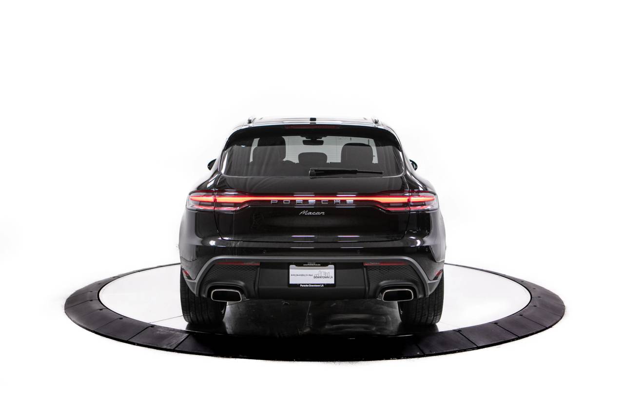 Thumbnail: 2026 Porsche Macan - 6