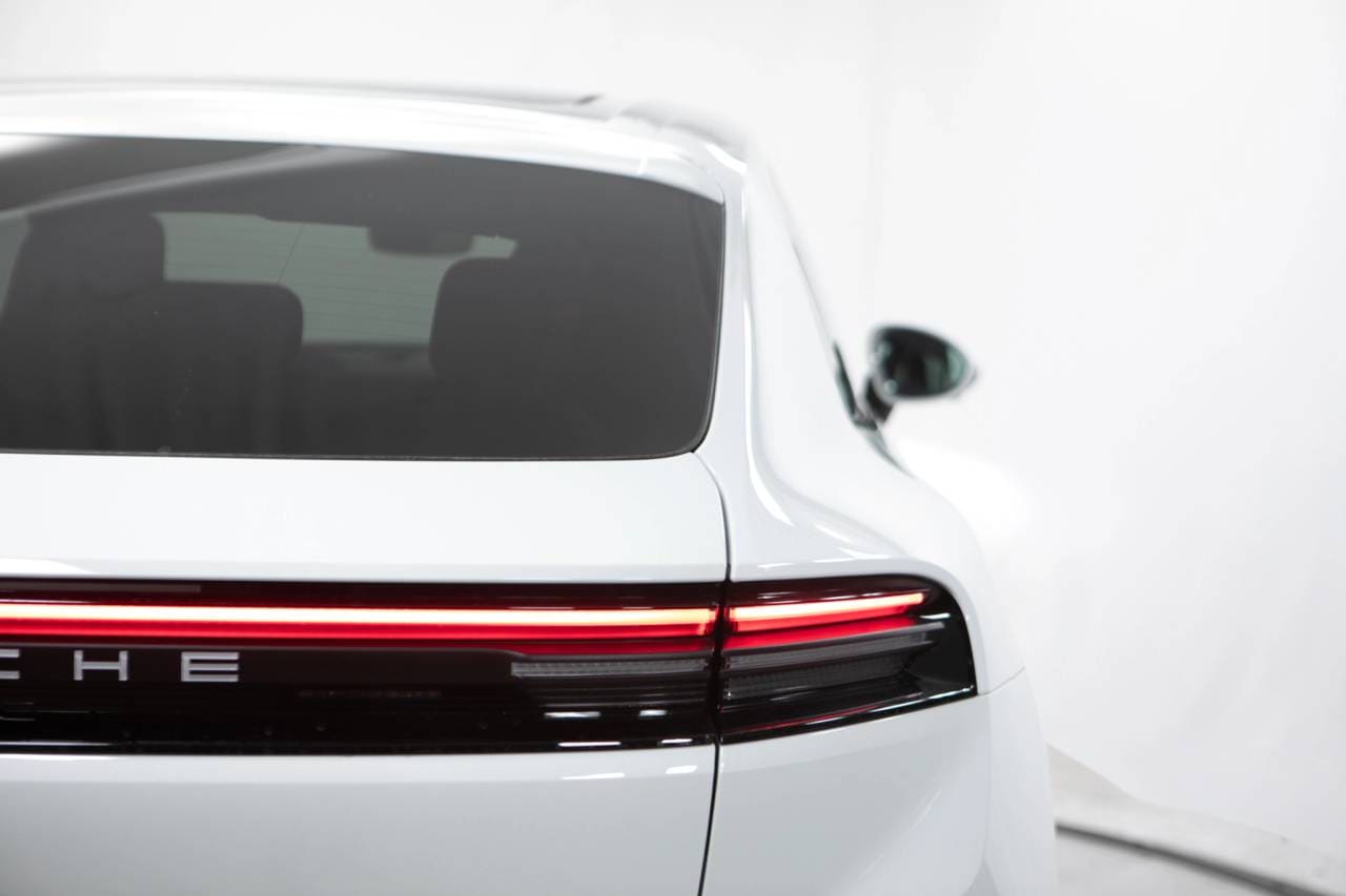 Thumbnail: 2026 Porsche Macan - 18