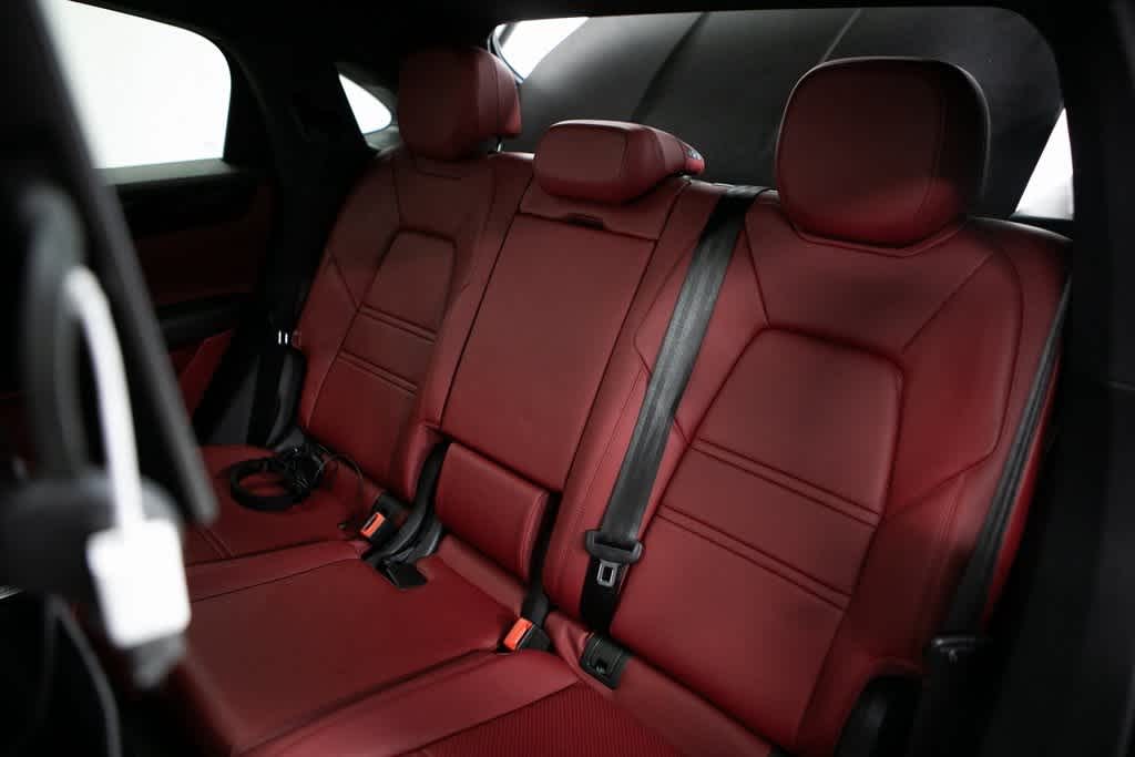 Thumbnail: 2022 Porsche Cayenne - 36