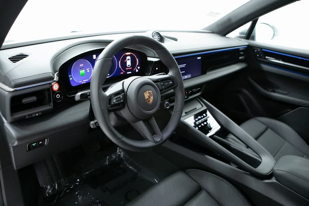 2025 Porsche Macan Electric photo 4