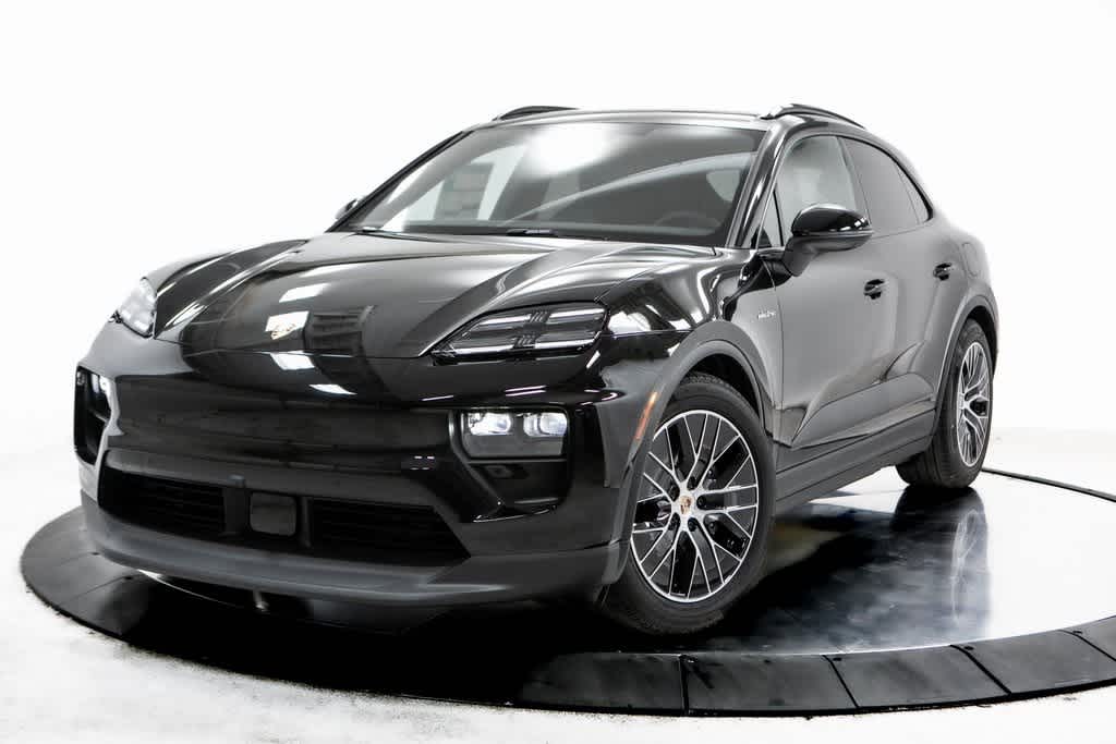 Thumbnail: 2025 Porsche Macan - 1