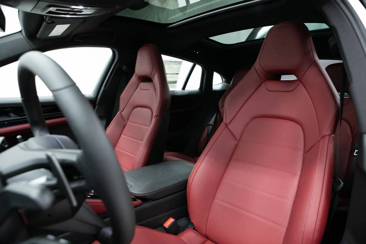 Thumbnail: 2026 Porsche Panamera - 5