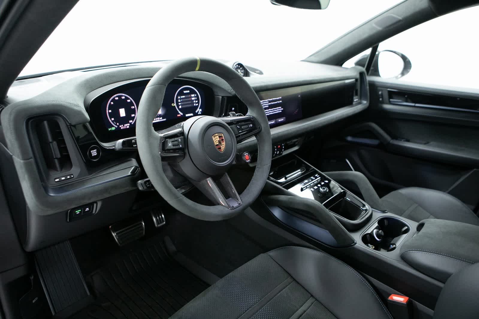 2025 Porsche Cayenne Turbo GT photo 3