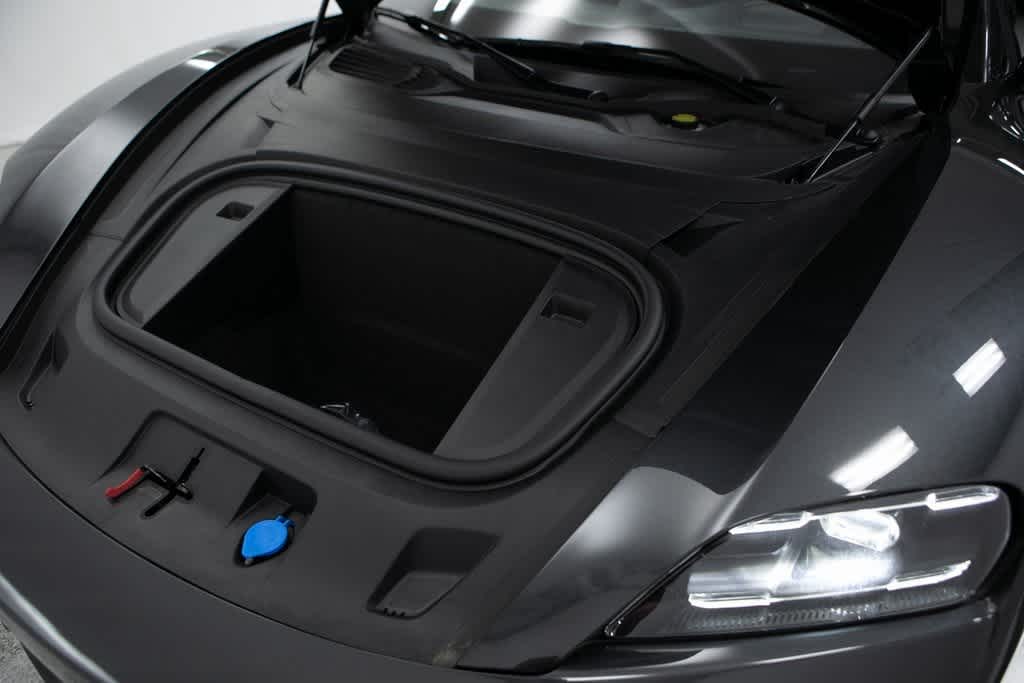 Thumbnail: 2025 Porsche Taycan - 17