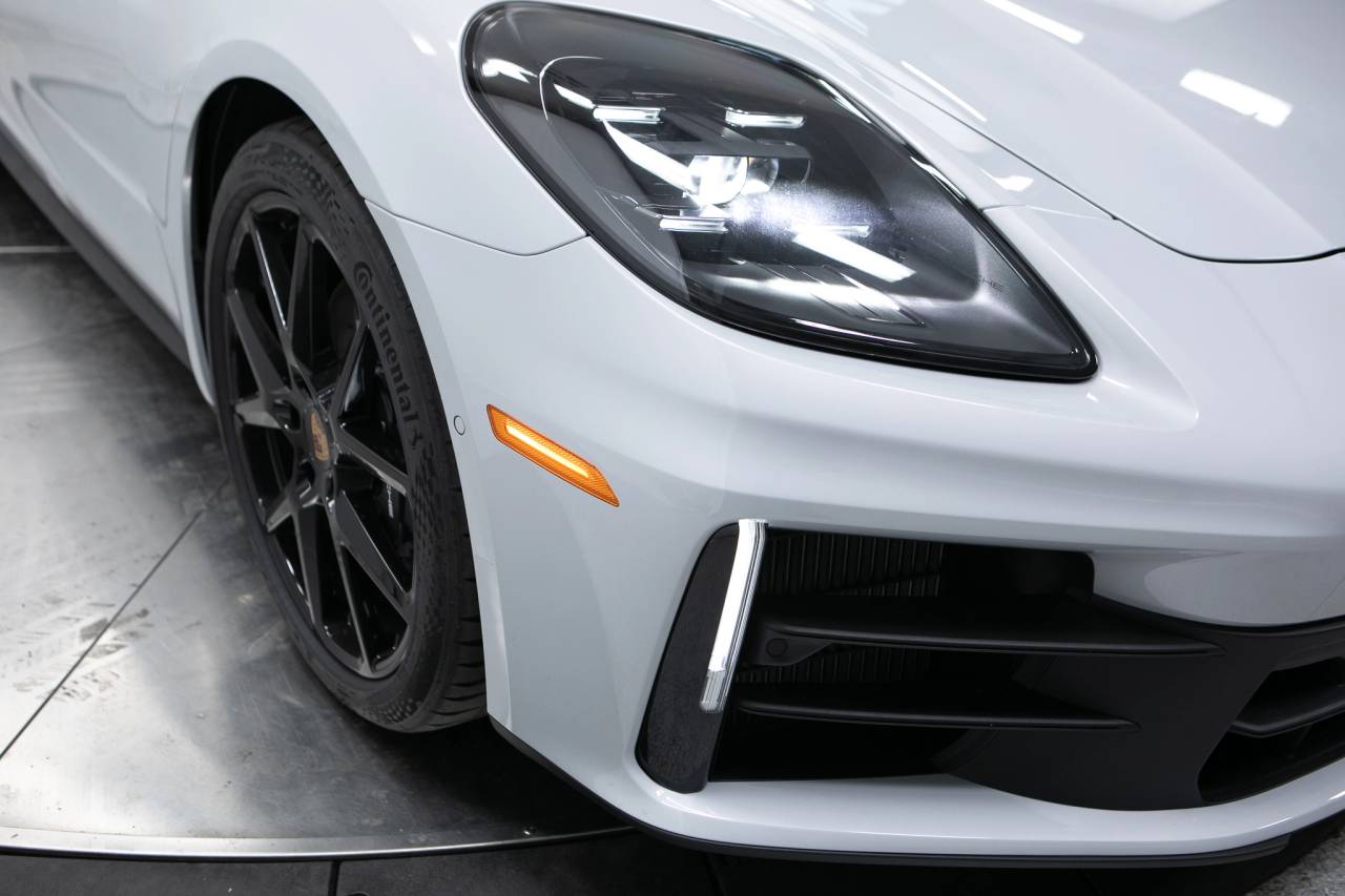 Thumbnail: 2026 Porsche Panamera - 12