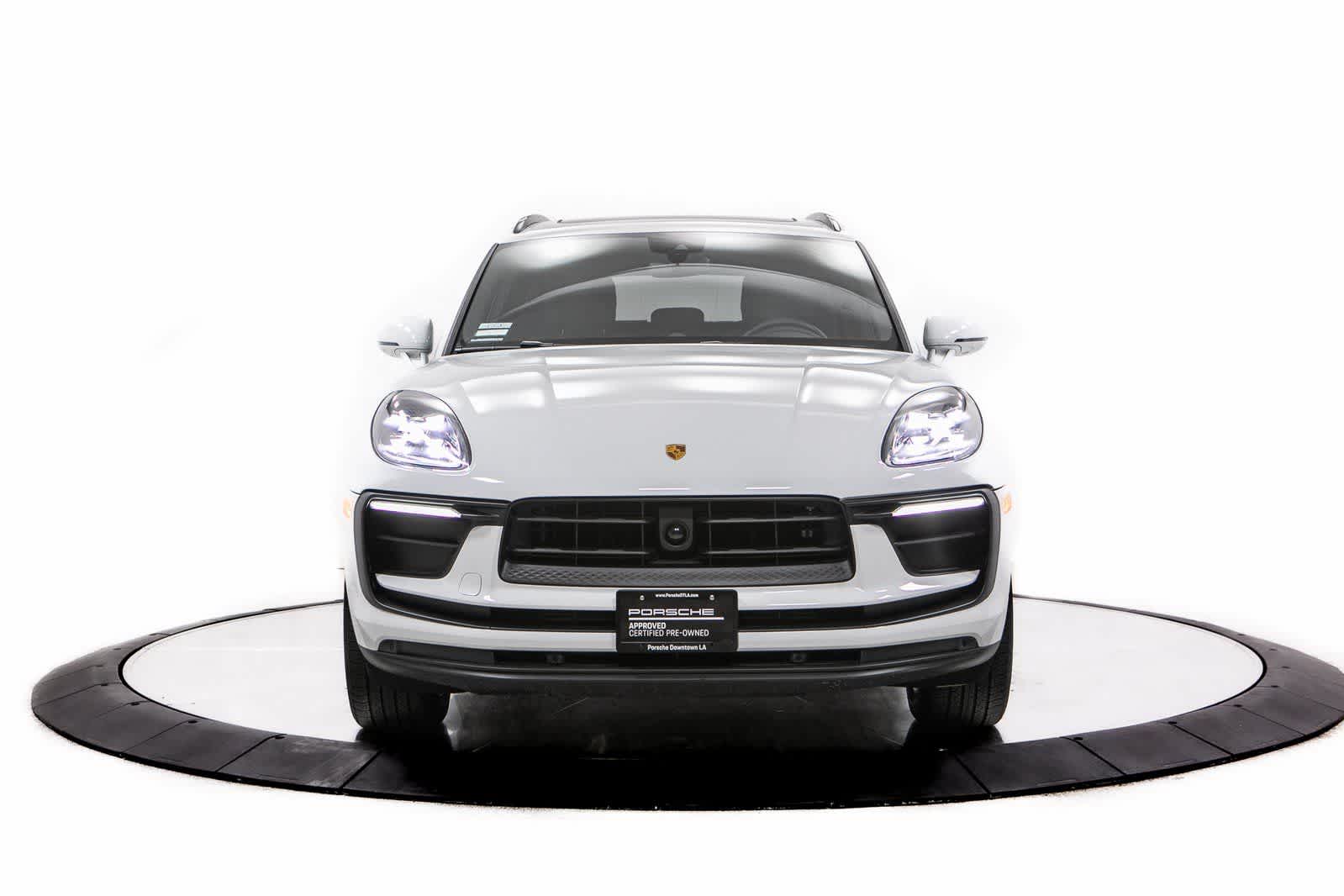 Thumbnail: 2023 Porsche Macan - 10