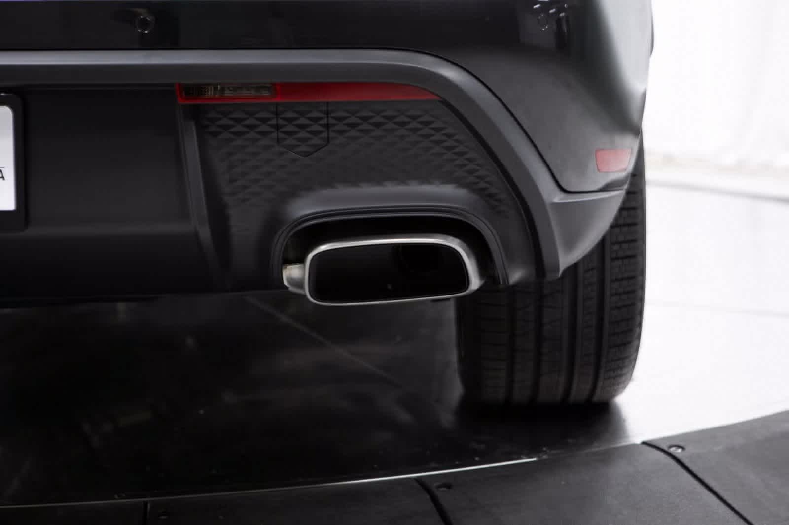 Thumbnail: 2026 Porsche Macan - 38