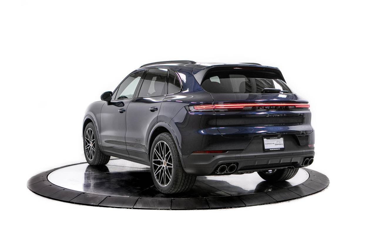Thumbnail: 2026 Porsche Cayenne - 3