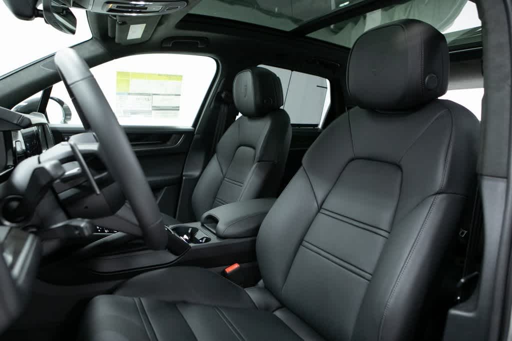 Thumbnail: 2025 Porsche Cayenne - 5