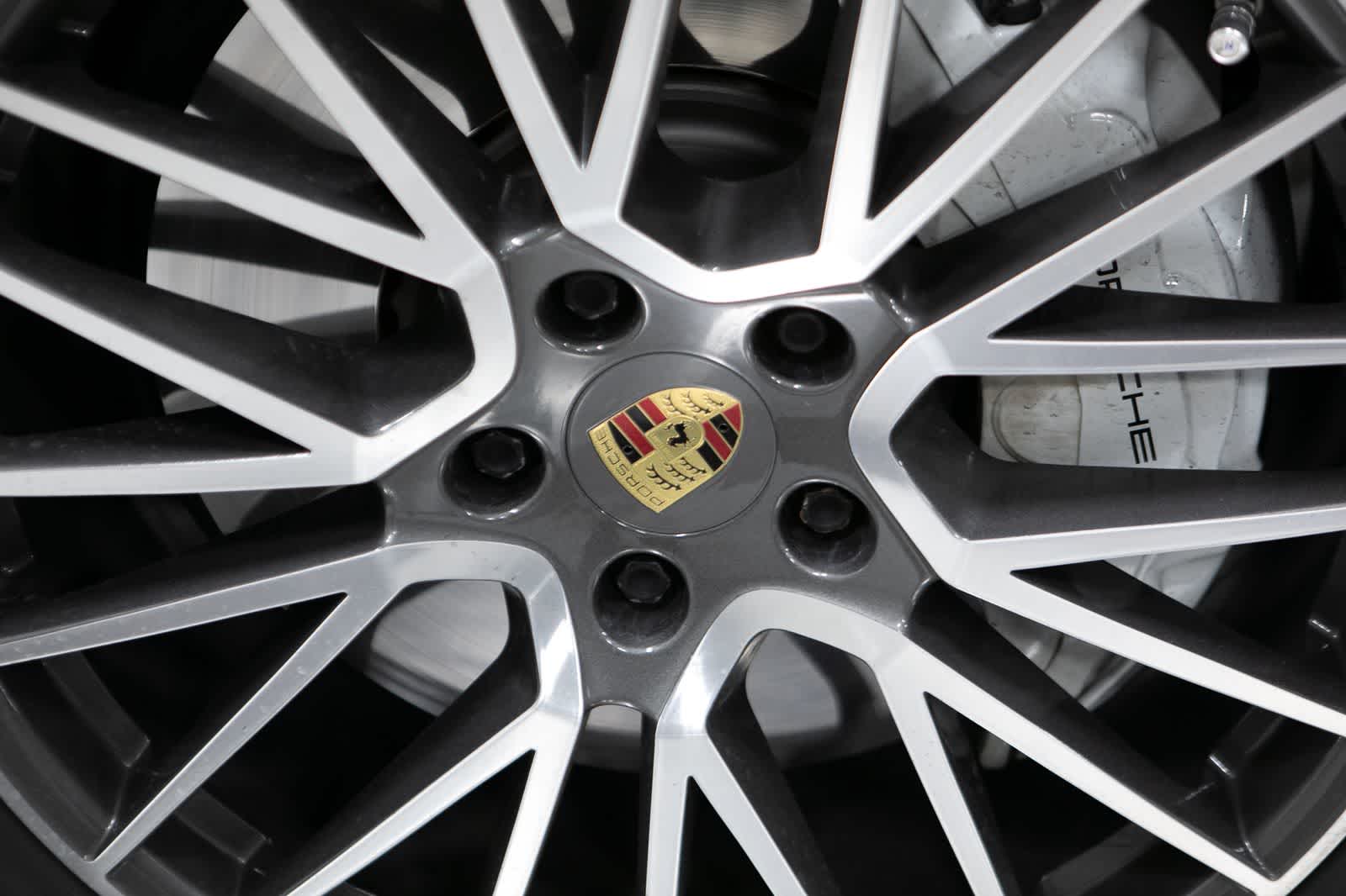 Thumbnail: 2022 Porsche Cayenne - 11