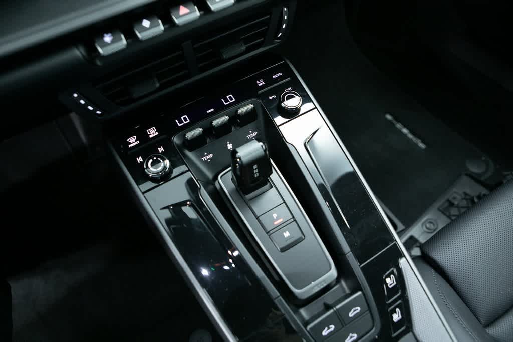 Thumbnail: 2025 Porsche 911 - 22