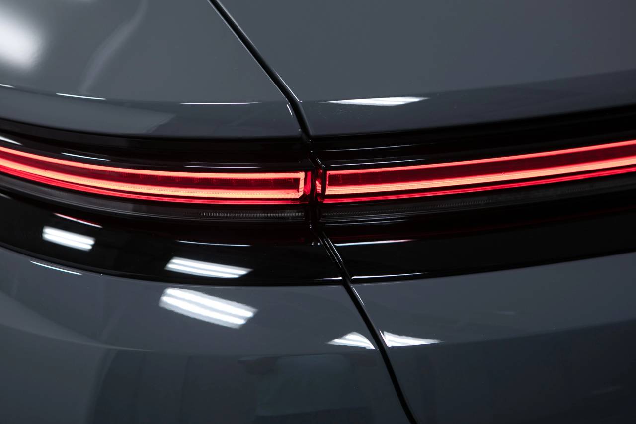 Thumbnail: 2026 Porsche Panamera - 16