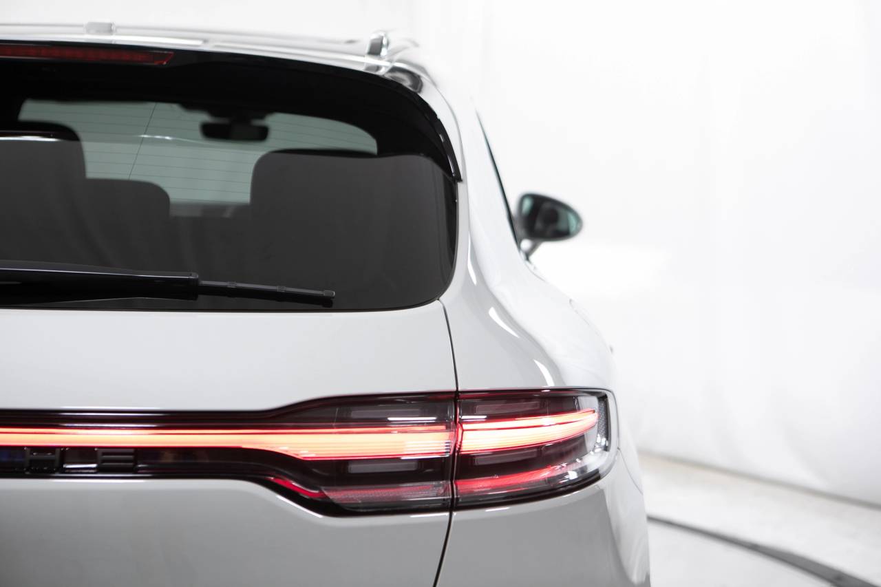 Thumbnail: 2026 Porsche Macan - 18