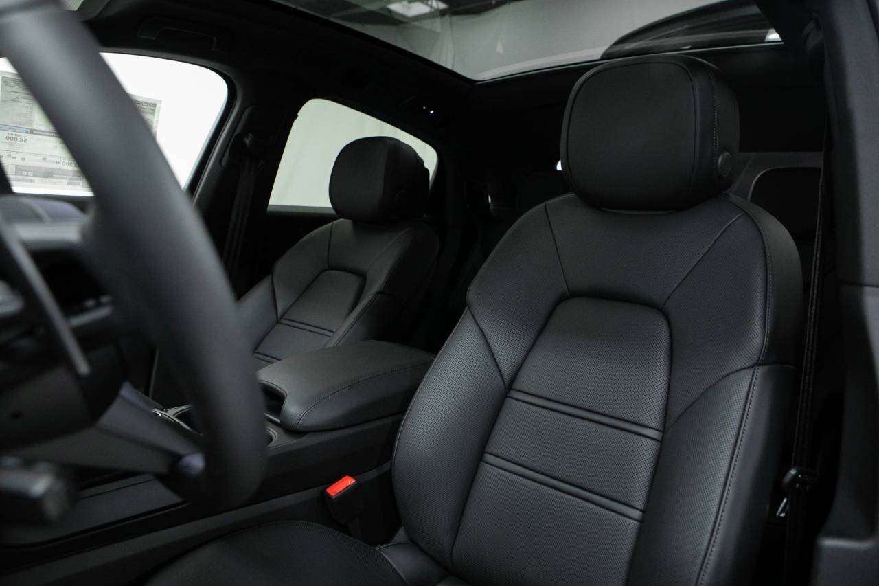 Thumbnail: 2026 Porsche  - 5