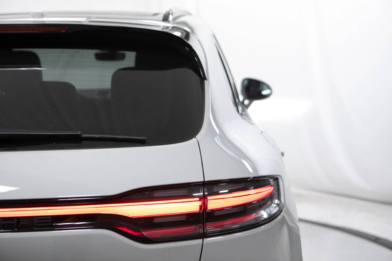 Thumbnail: 2026 Porsche Macan - 18