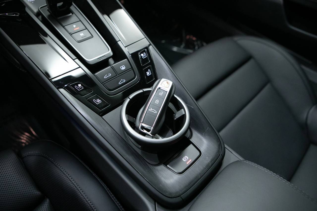 Thumbnail: 2026 Porsche 911 - 33