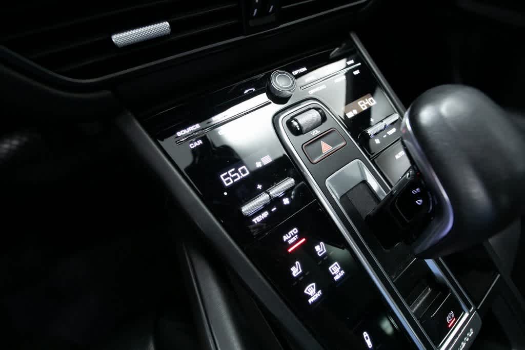 Thumbnail: 2022 Porsche Cayenne - 21