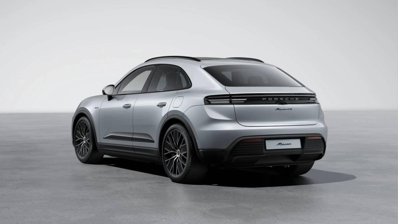 Thumbnail: 2026 Porsche Macan - 3