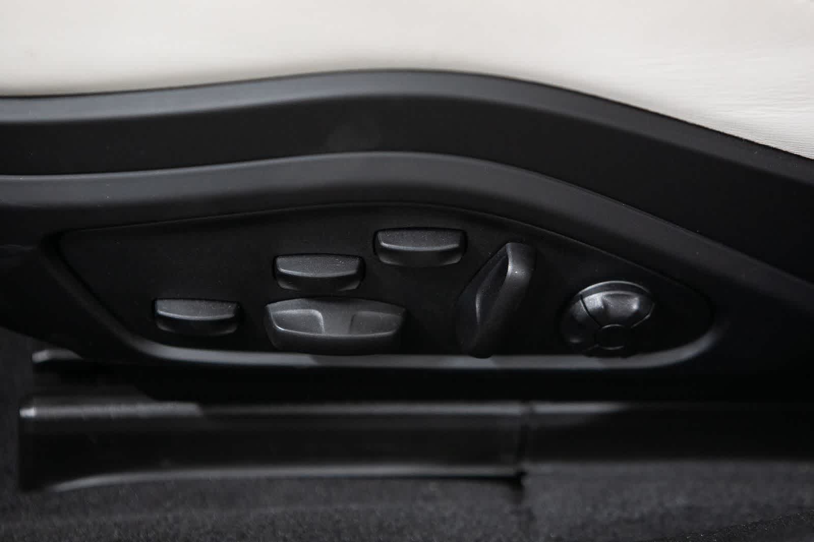 Thumbnail: 2025 Porsche Panamera - 24