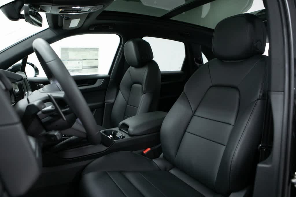 Thumbnail: 2025 Porsche Cayenne - 5