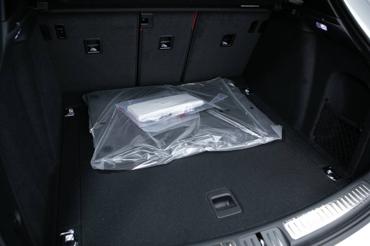 Thumbnail: 2026 Porsche Macan - 38