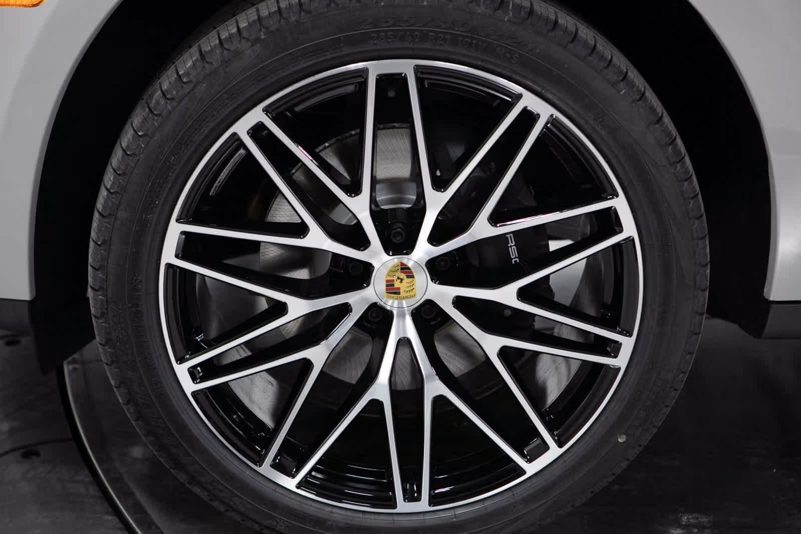 Thumbnail: 2025 Porsche Macan - 11