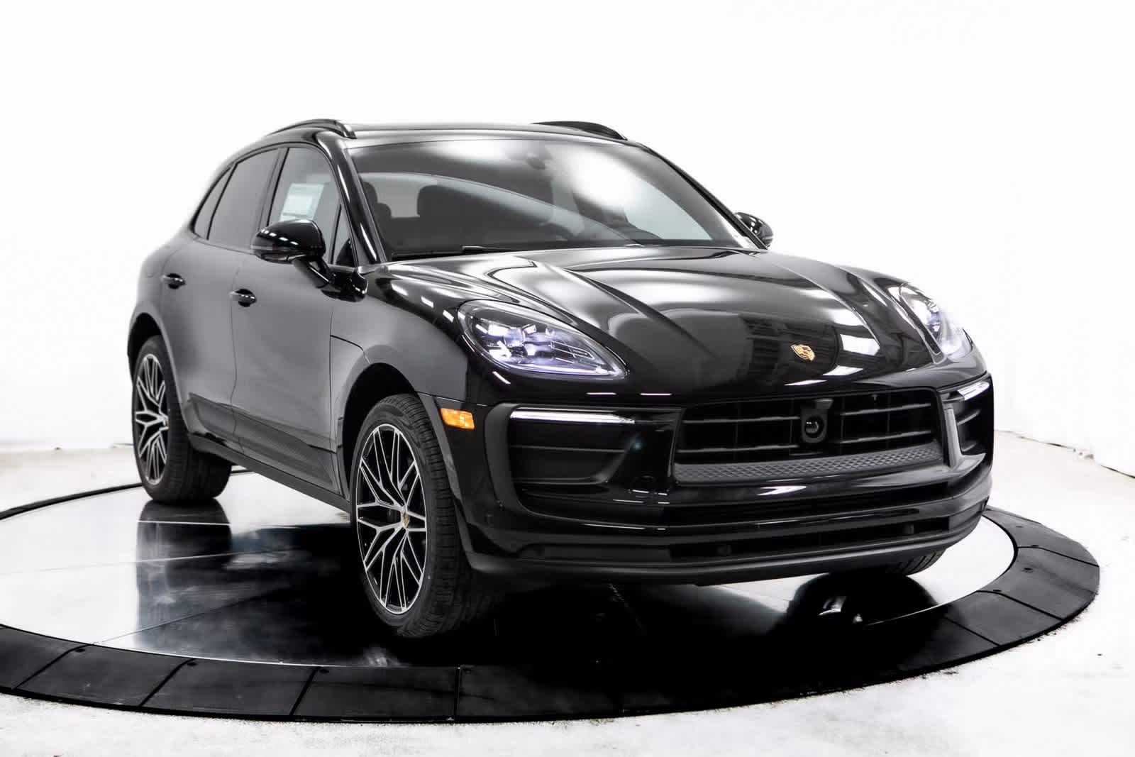 Thumbnail: 2025 Porsche Macan - 9