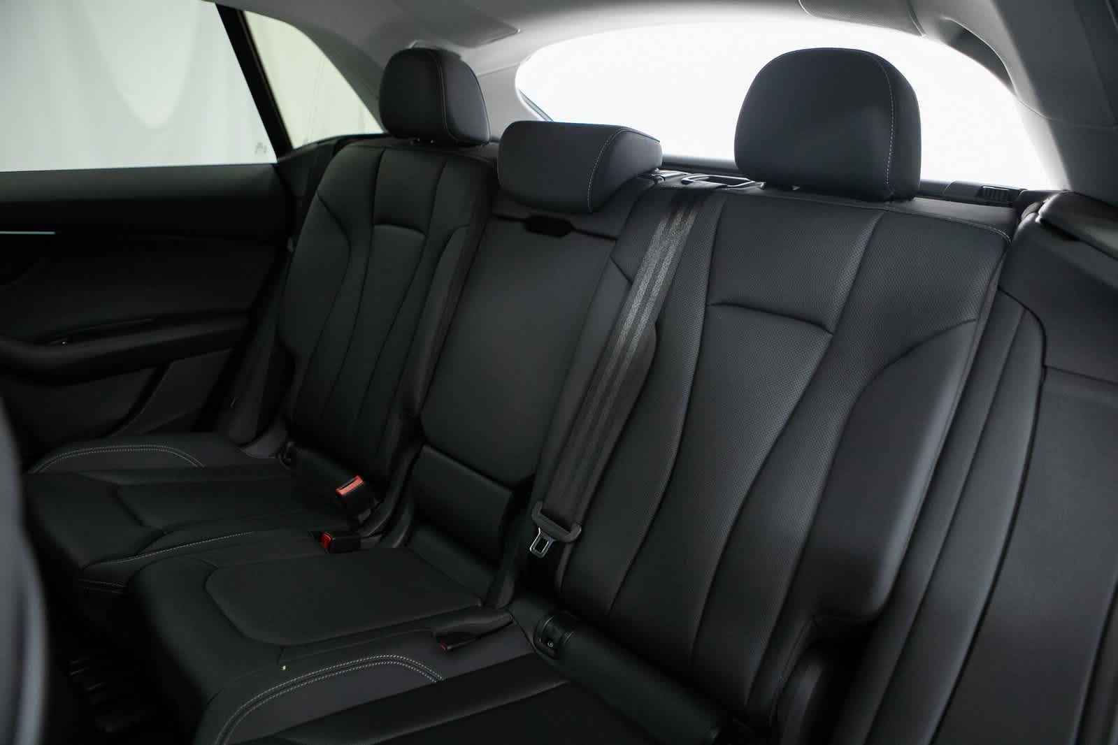 Thumbnail: 2022 Audi Q8 - 26