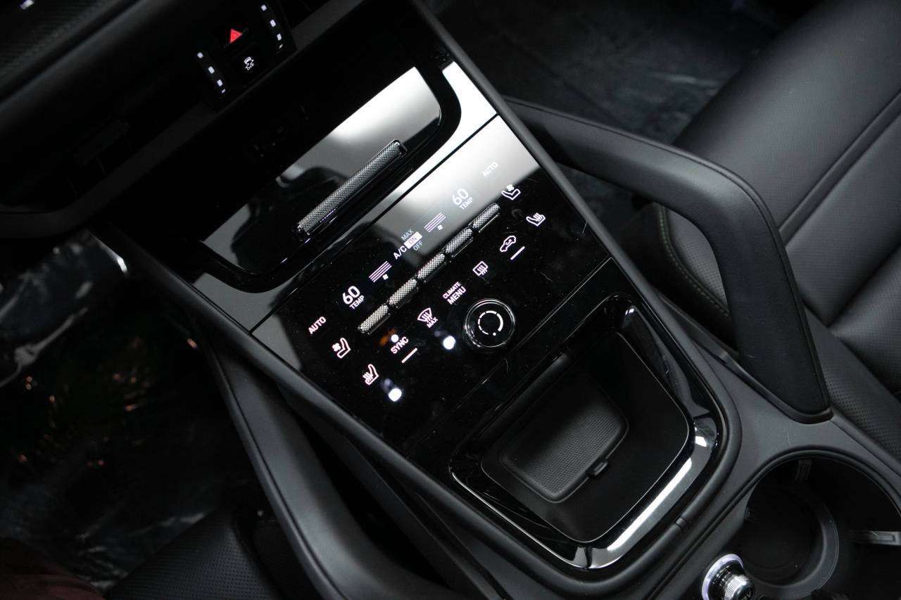 Thumbnail: 2025 Porsche Cayenne - 28