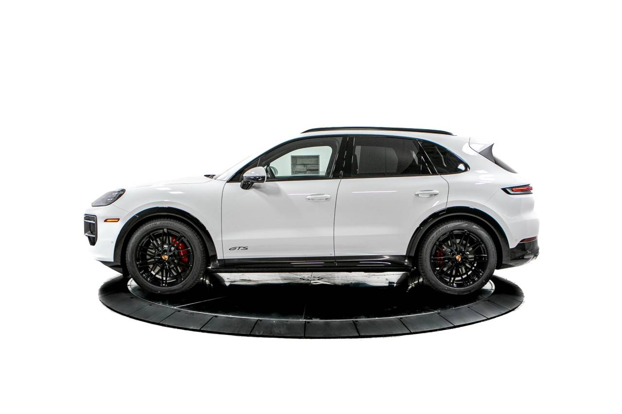 Thumbnail: 2026 Porsche Cayenne - 2