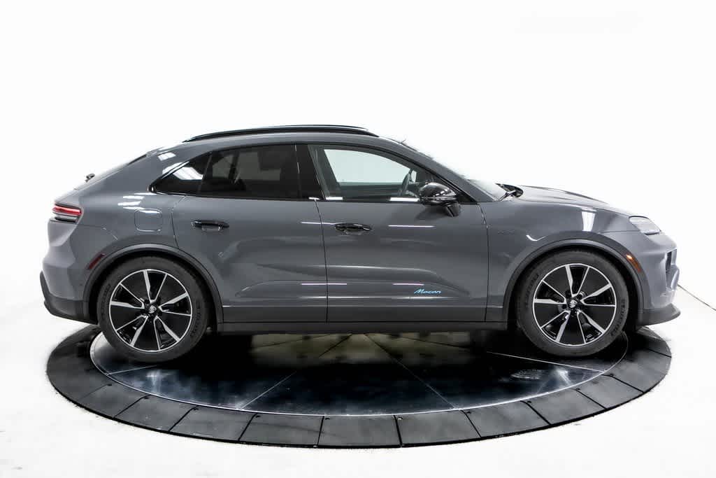 Thumbnail: 2025 Porsche Macan - 8