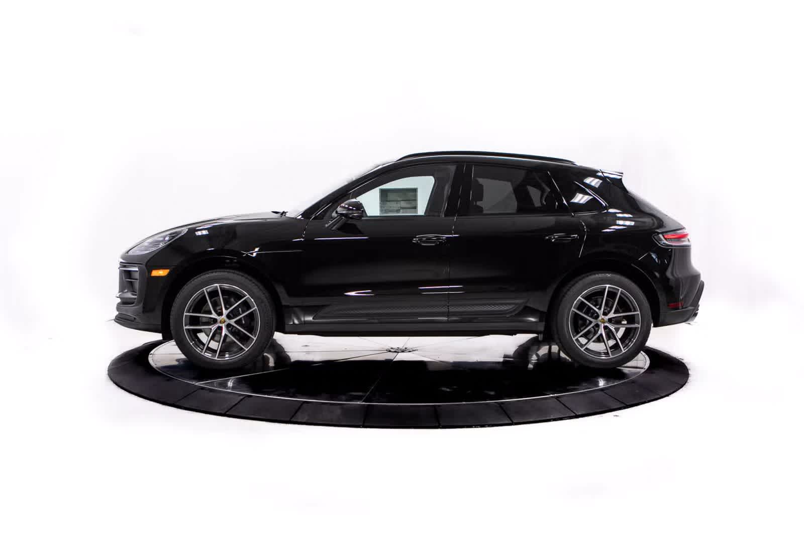 Thumbnail: 2026 Porsche Macan - 2