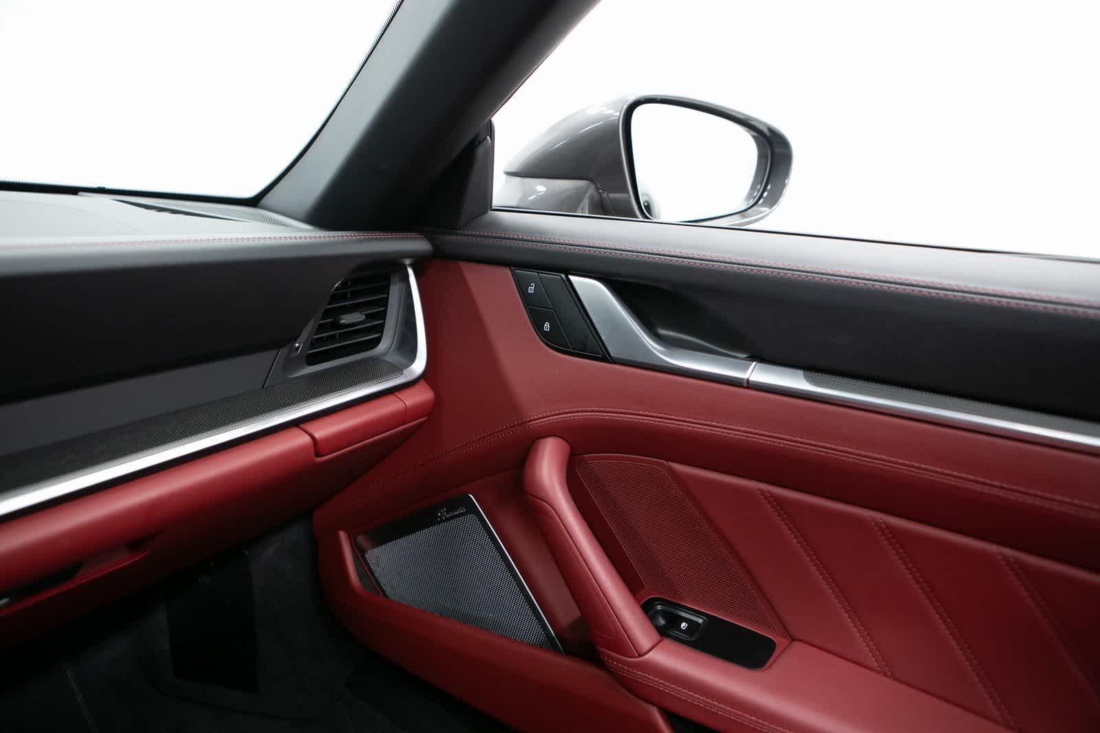 Thumbnail: 2023 Porsche 911 - 25