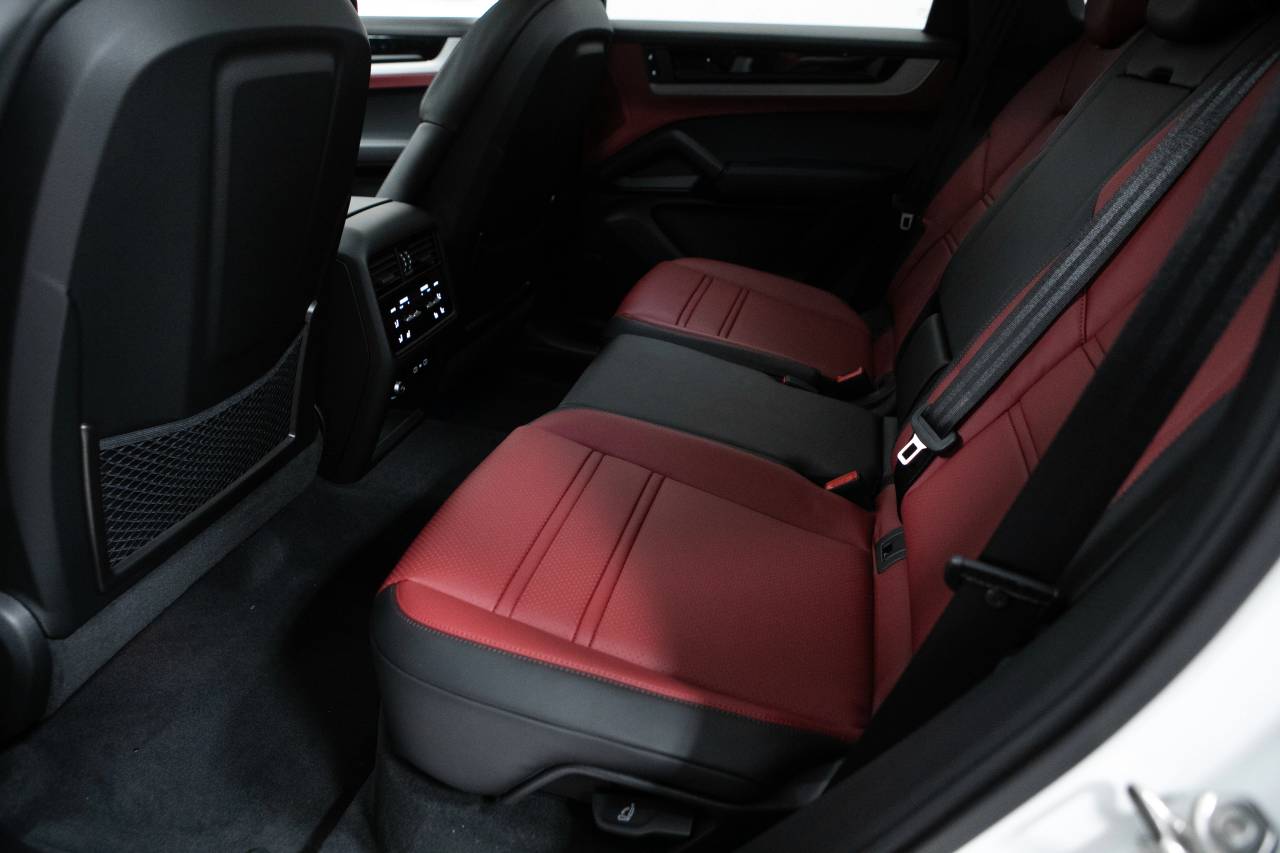 Thumbnail: 2026 Porsche Cayenne - 35