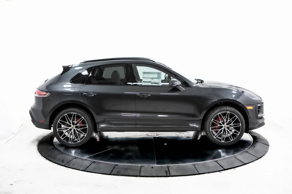 Thumbnail: 2025 Porsche Macan - 8