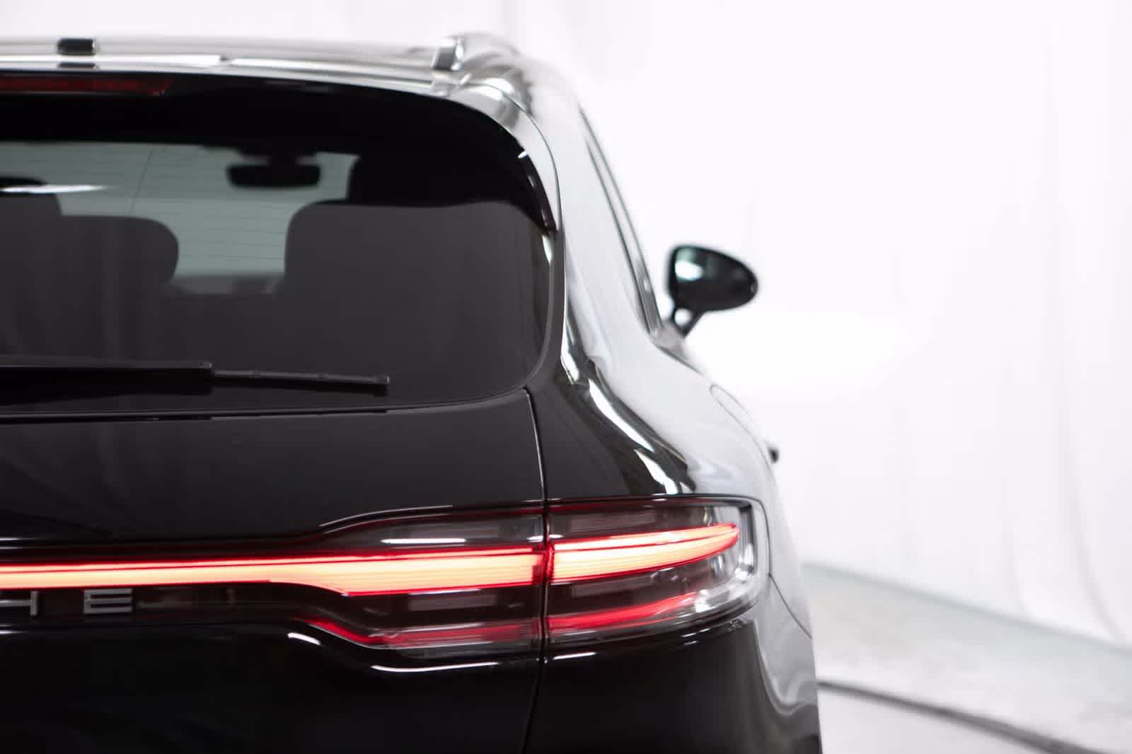 Thumbnail: 2026 Porsche Macan - 21