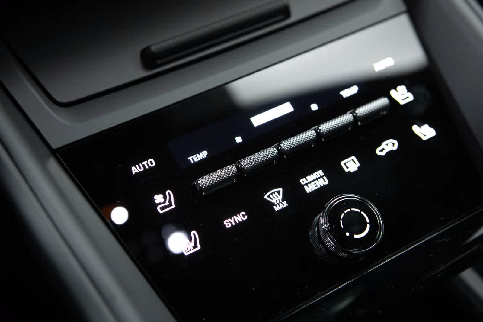 Thumbnail: 2025 Porsche Macan - 29