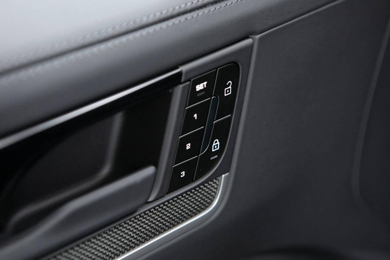 Thumbnail: 2025 Porsche  - 26