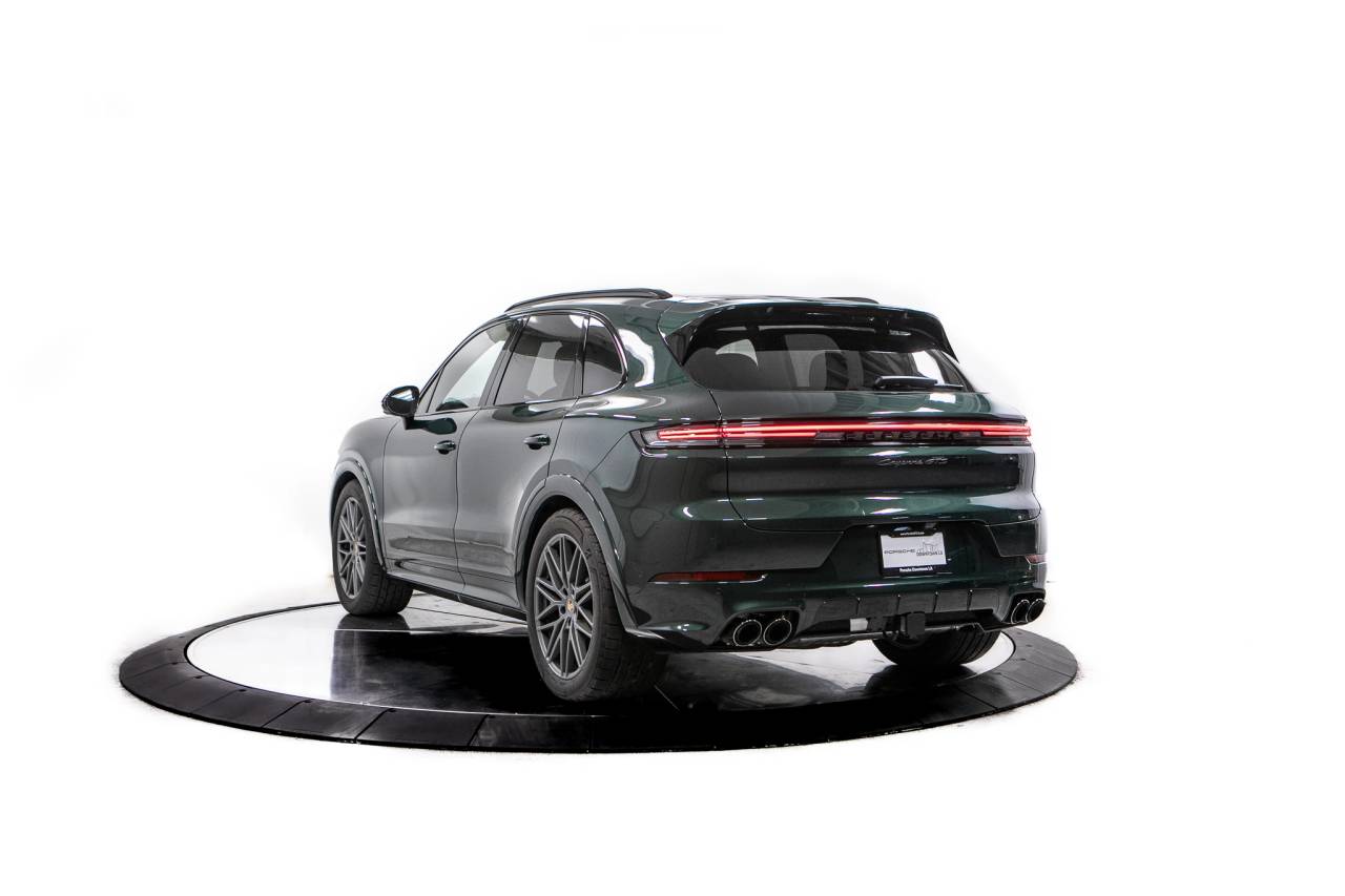 Thumbnail: 2025 Porsche Cayenne - 3