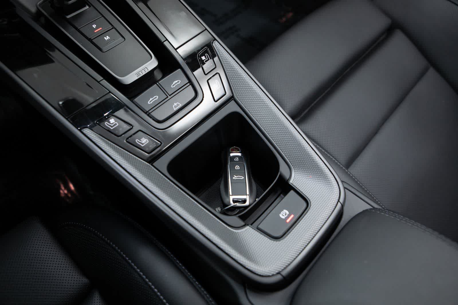 Thumbnail: 2025 Porsche 911 - 20