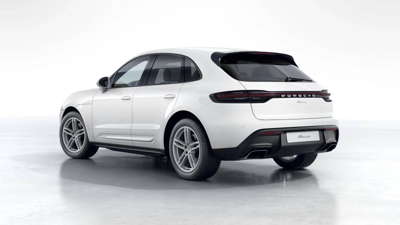 Thumbnail: 2026 Porsche Macan - 3