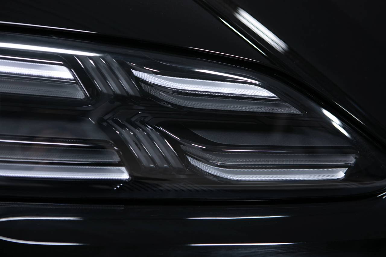 Thumbnail: 2025 Porsche Macan - 13