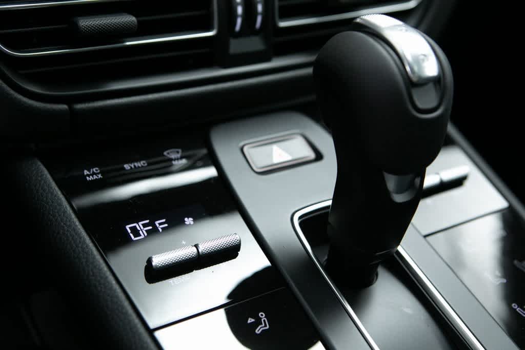 Thumbnail: 2025 Porsche Macan - 28